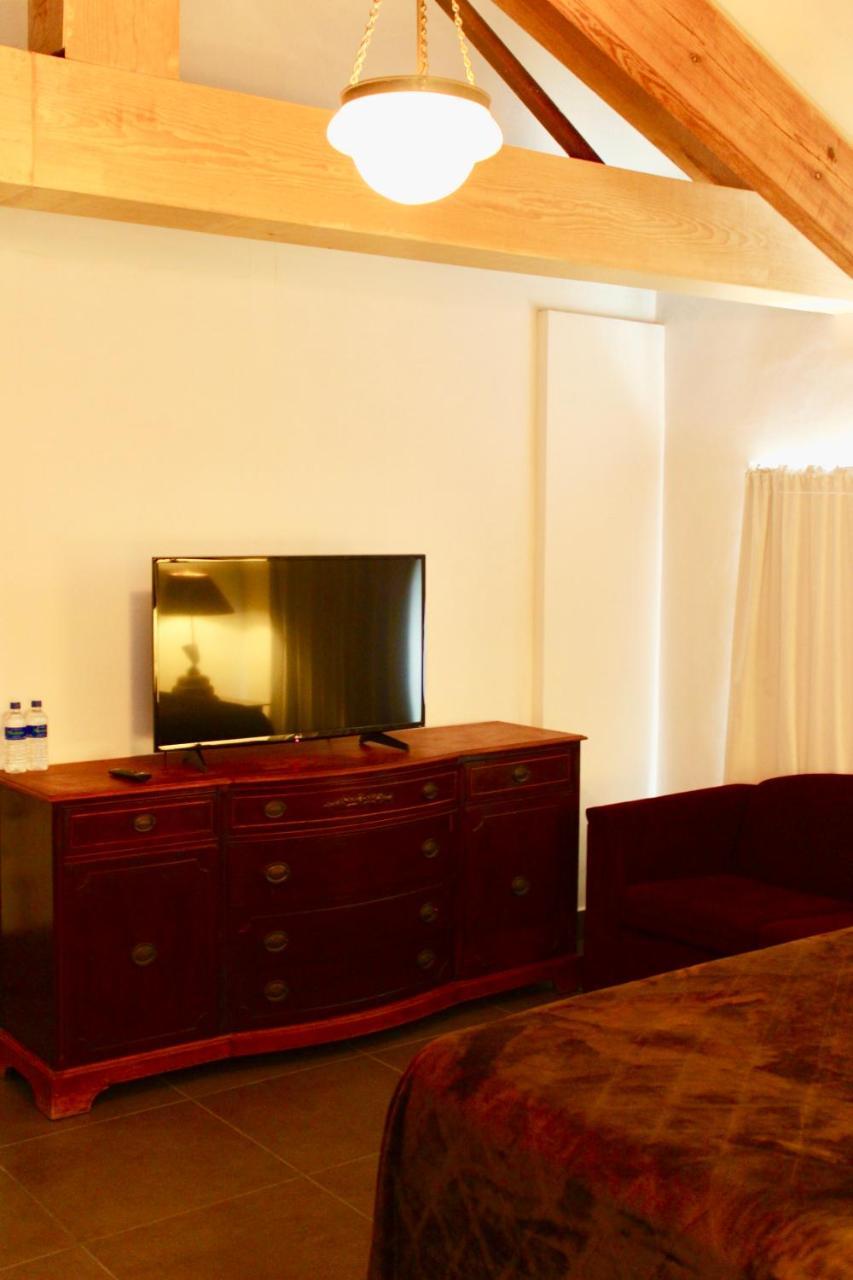 Casa Toscana Bed & Breakfast Альенде Экстерьер фото