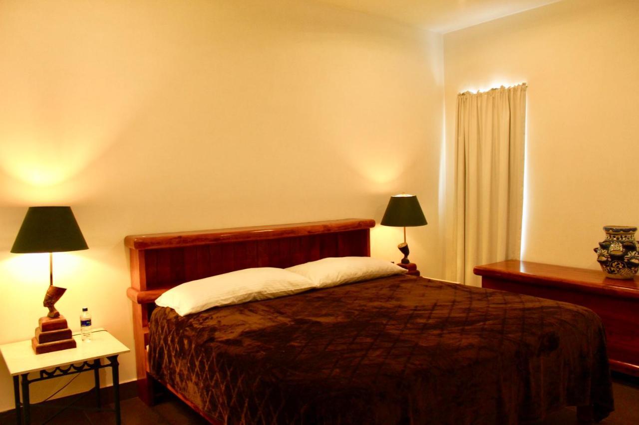 Casa Toscana Bed & Breakfast Альенде Экстерьер фото