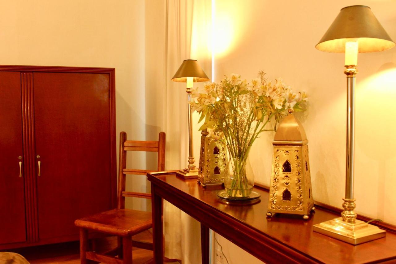 Casa Toscana Bed & Breakfast Альенде Экстерьер фото