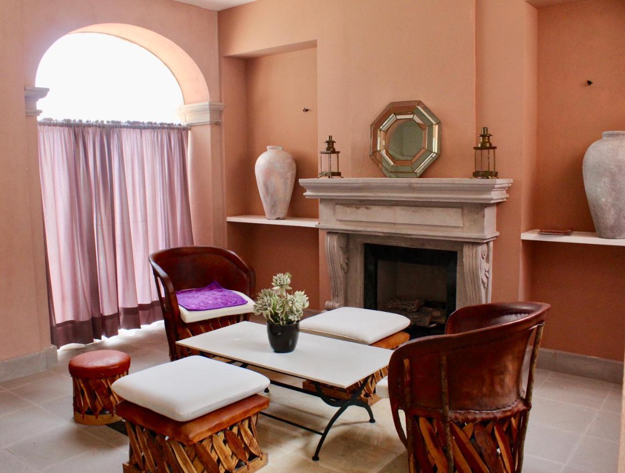 Casa Toscana Bed & Breakfast Альенде Экстерьер фото