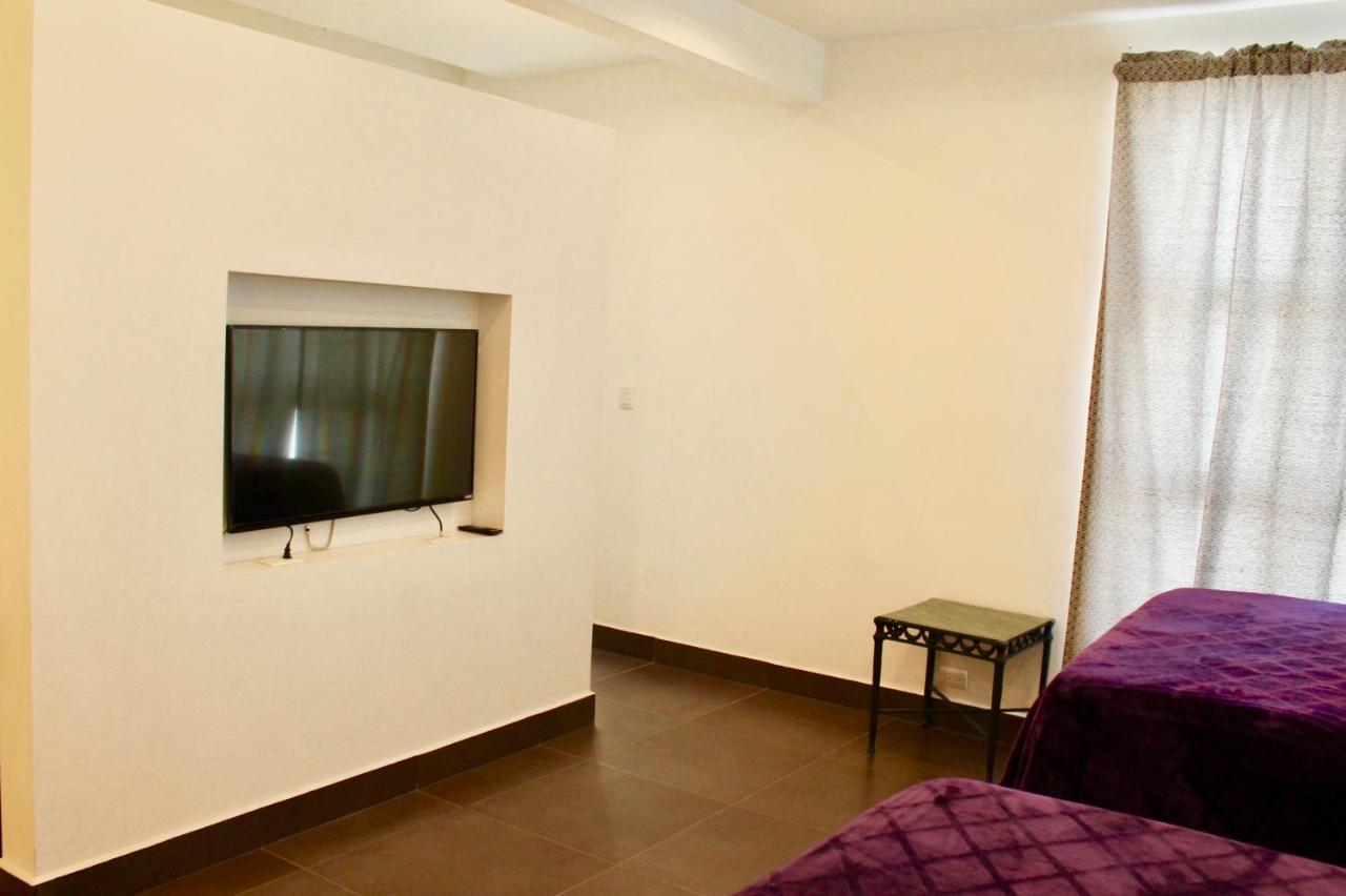 Casa Toscana Bed & Breakfast Альенде Экстерьер фото