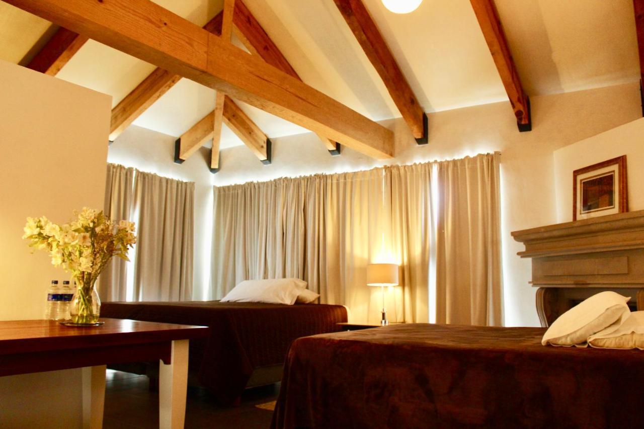 Casa Toscana Bed & Breakfast Альенде Экстерьер фото